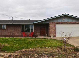 1372 S Wapato Rd, Wapato, WA 98951