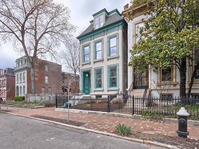 1823-1825 Hickory Pl, Saint Louis, MO, 63104