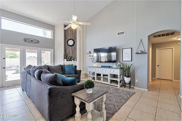 2933 E Verbena Dr — Photo 13