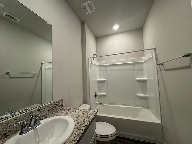 713 Lakeshore Village Dr — Photo 6