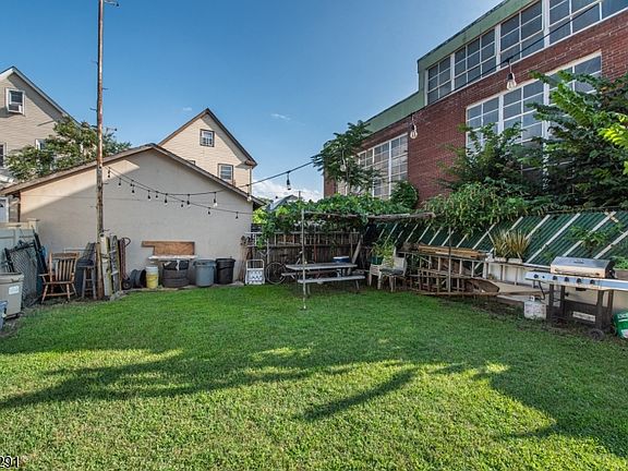 4th image of 175 Van Riper Ave
