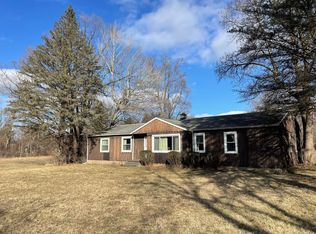 8830 N Dixboro Rd, South Lyon, MI 48178