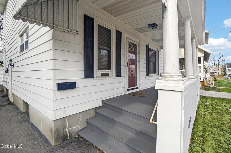 3rd image of 1916 Bradford Avenue