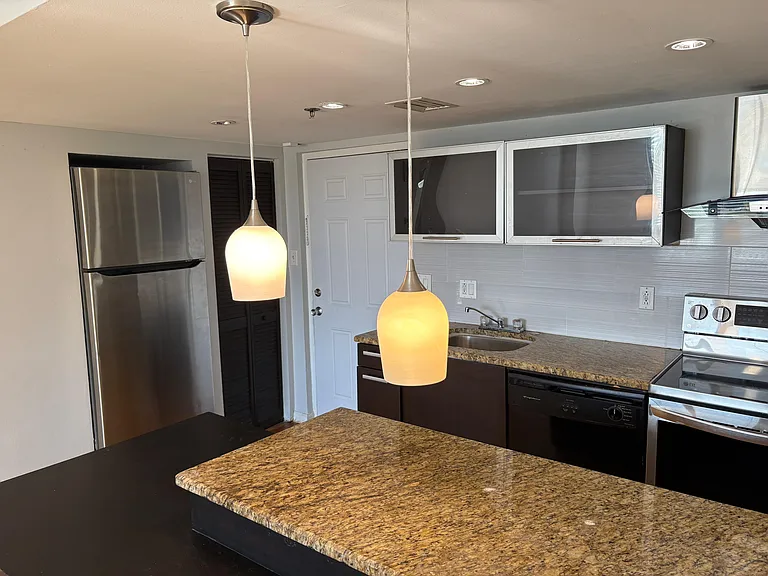 701 S Madison Ave #315 — Photo 14
