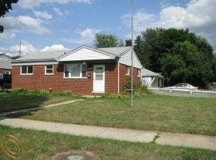 7747 Oak St, Taylor, MI 48180