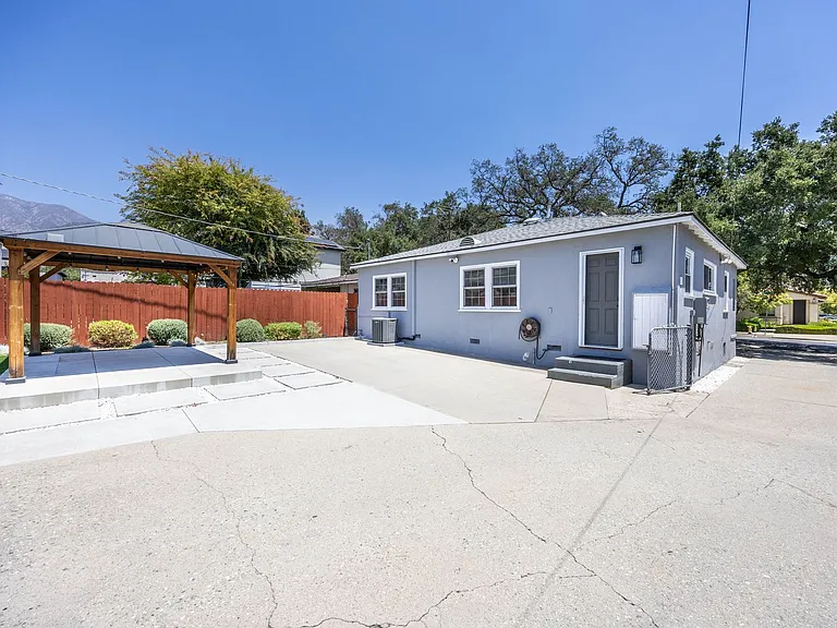 1041 Rose Ave — Photo 11