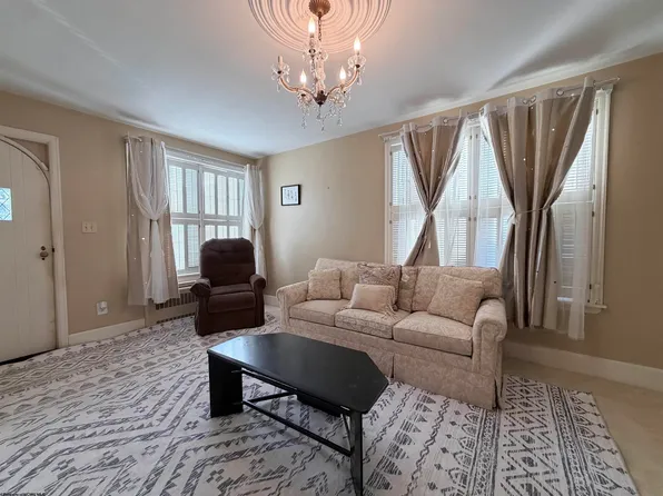 2008 Williams Ave, Clarksburg, WV 26301