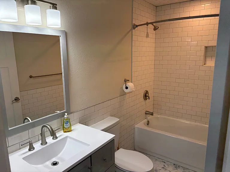 629 N Hoover Ave — Photo 6