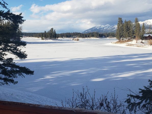 548 W Village Dr, Bigfork, MT 59911