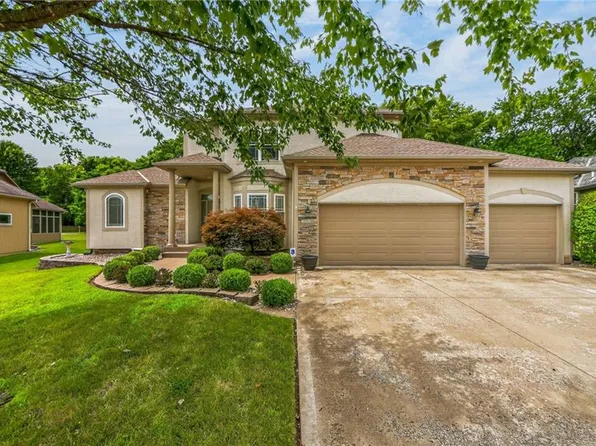 2529 SW Kristin Dr, Lees Summit, MO 64082