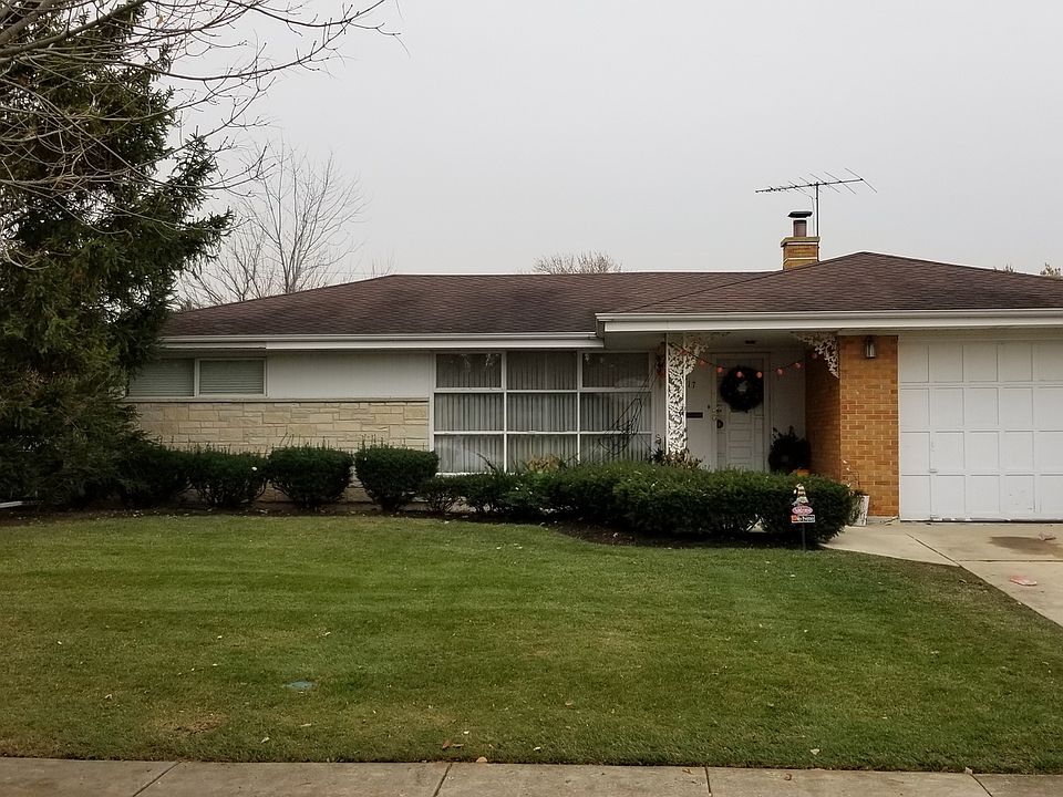 1st image of 8117 W Eastwood Ave