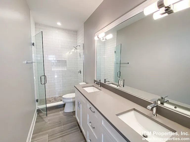 3349 N Kenmore Ave #1 — Photo 4