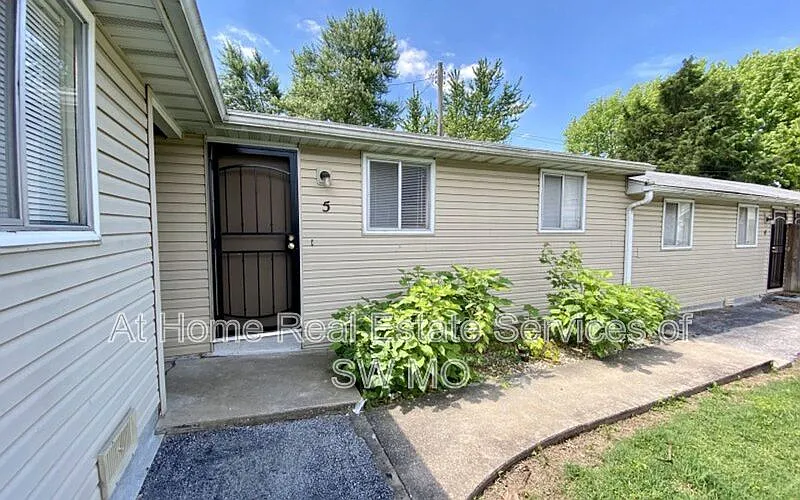 1628 N Benton Ave #3