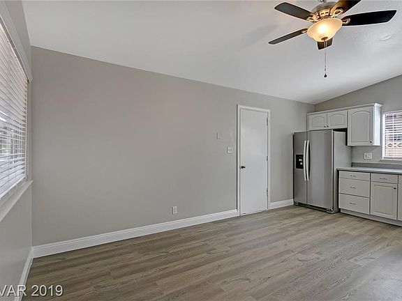 3rd image of 1585 Arden St