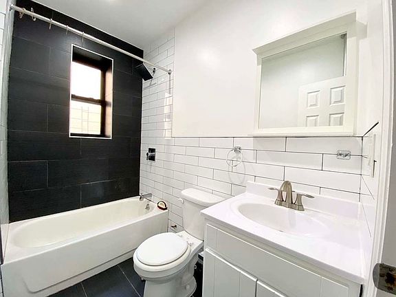 3rd image of 3520 Dekalb Ave APT 1D