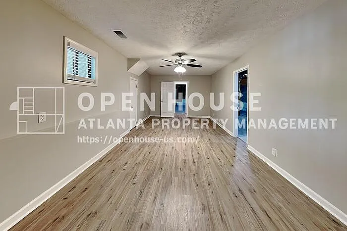 3753 Memorial Pkwy NW — Photo 5