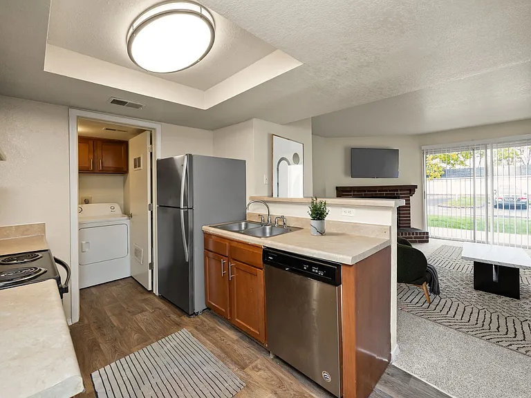 Jordan (Renovated) - 2 Bed / 2 Bath - 1,000 Sq.Ft.
