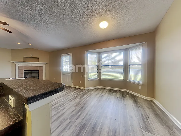 2064 Hunters Trace Cir — Photo 6