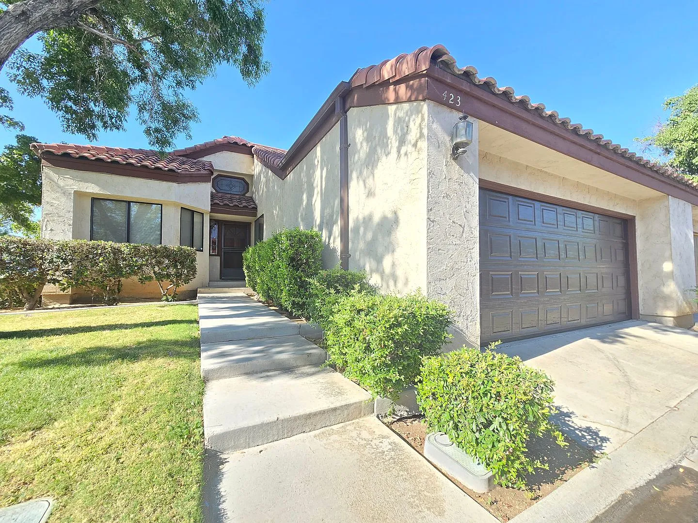 Condo for Rent in Montefino Townhomes Premium Amenities & Prime Location! — Photo 2
