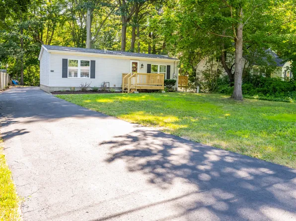 4739 Wil O Paw Dr, Coloma, MI 49038