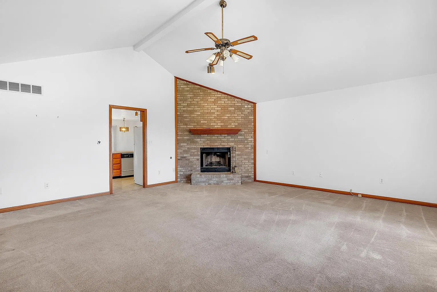 2 bed, 1448 sqft, $1,900 — Photo 2