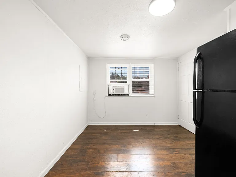 807 S Main Ave #6 — Photo 17