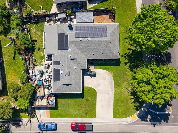 2nd image of 6505 N Alexandria Pl