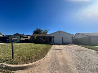 9624 NE 3rd Pl, Midwest City, OK 73130
