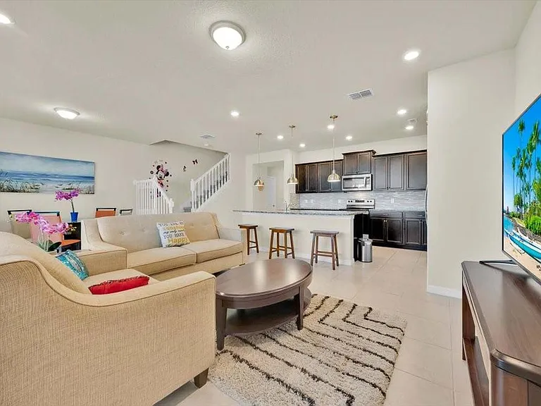 372A Pacific Ln — Photo 10