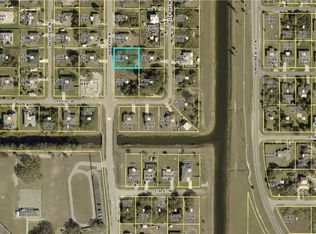 902 Sara Ave N, Lehigh Acres, FL 33971