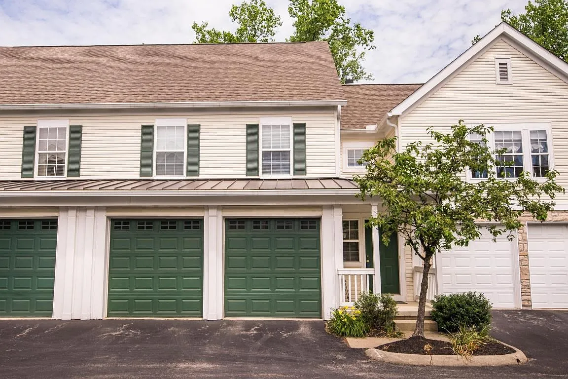 324 Sycamore Woods Ln photo 1