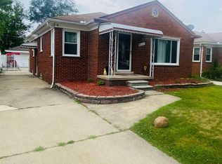 8133 Dale St, Dearborn Heights, MI