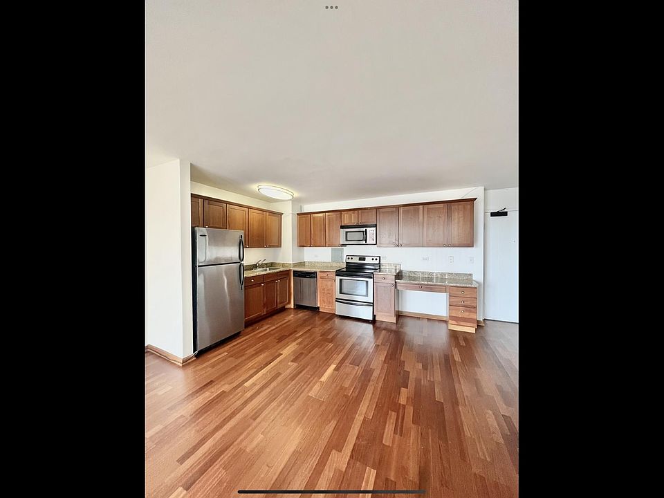 1st image of 405 W Oakdale Ave #1