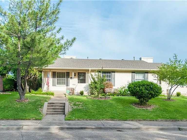7521 Brentcove Cir — Photo 2