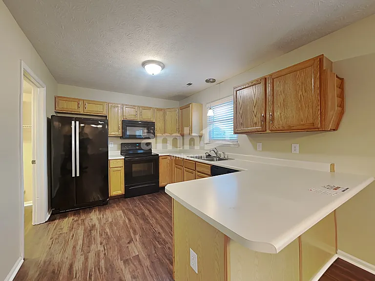 136 Brooks Bnd — Photo 3