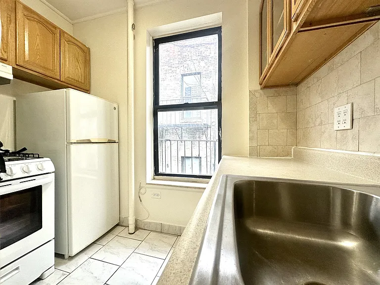 3135 Broadway #20 — Photo 5