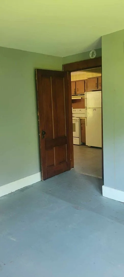 South Main Street Bethel (438) — Photo 3