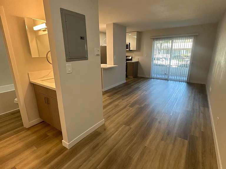 4006 Emerald — Photo 11