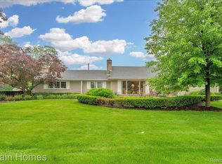6151 Golfview Dr, Bloomfield Hills, MI 48301