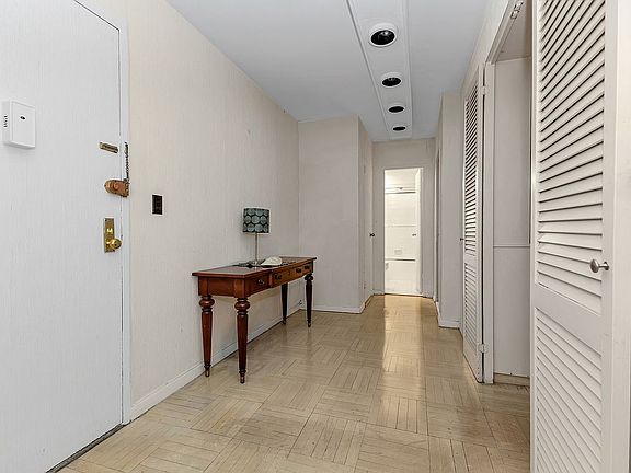 3rd image of 220 E 54th St APT 5E