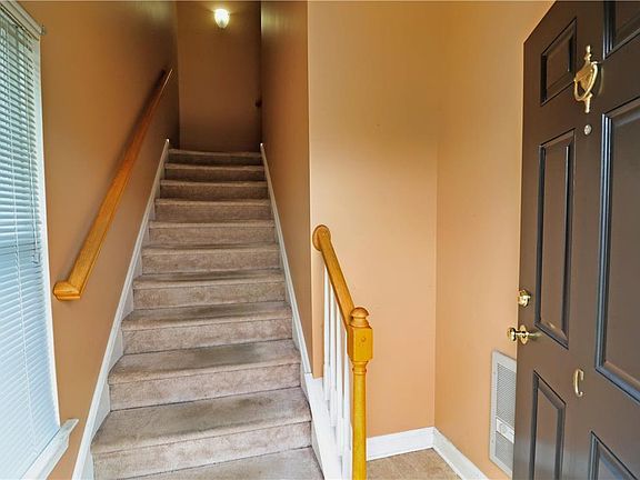 3rd image of 1812 Merlot Dr #C