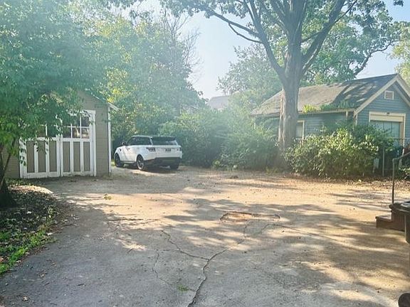 5th image of 3525 Shaw Ave #2