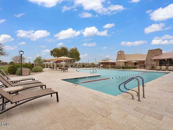 2nd image of 2033 E Saddlebrook Rd