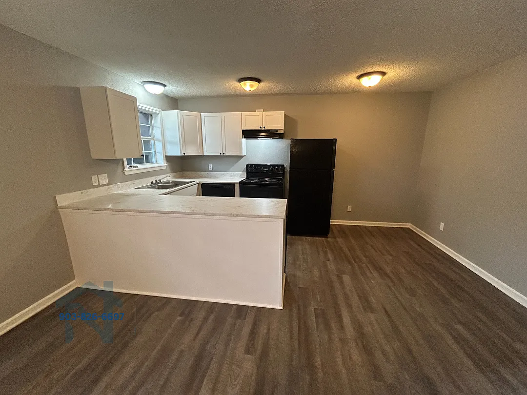Building Photo - 501 Westlawn Dr