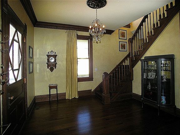 2nd image of 225 S Ashland Ave