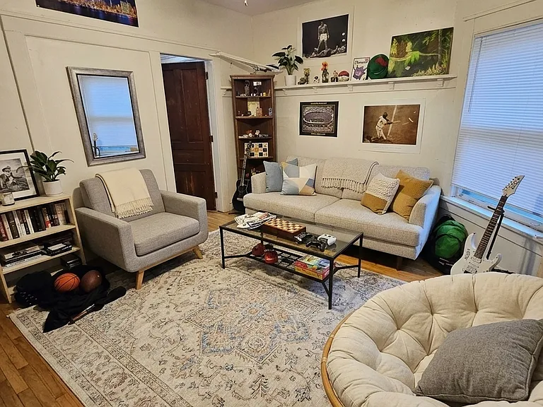 823 E Johnson St #4 — Photo 1