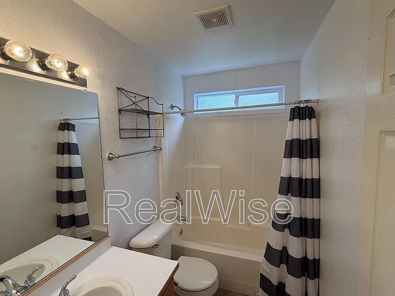 1951 SW Betty Ln — Photo 8