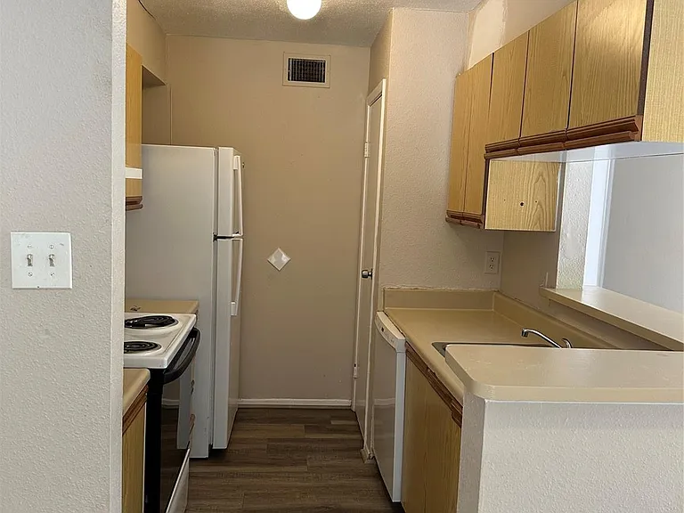 10100 S Gessner Rd #212 — Photo 5