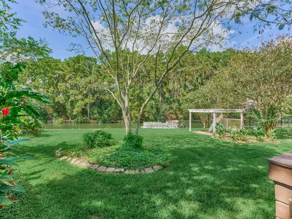 8710 Cross Country Dr, Humble, TX 77346