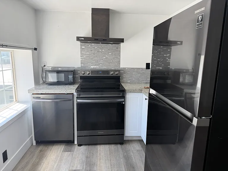 4105 N Adams St #101 — Photo 4